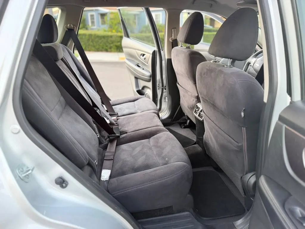 Used 2016 Nissan Rogue S FWD image 6