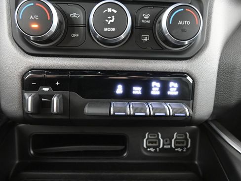 Used 2022 RAM 1500 Big Horn AWD/4WD image 34