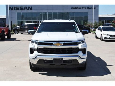 Used 2022 Chevrolet Silverado 1500 LT w/ Z71 Off-Road Package AWD/4WD image 8