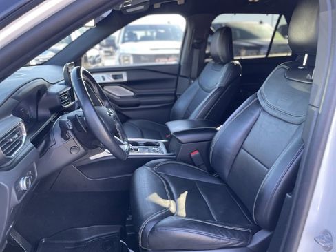 Used 2020 Ford Explorer ST w/ ST Street Pack image 9