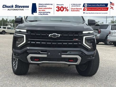 Used 2025 Chevrolet Suburban Z71 AWD/4WD image 4