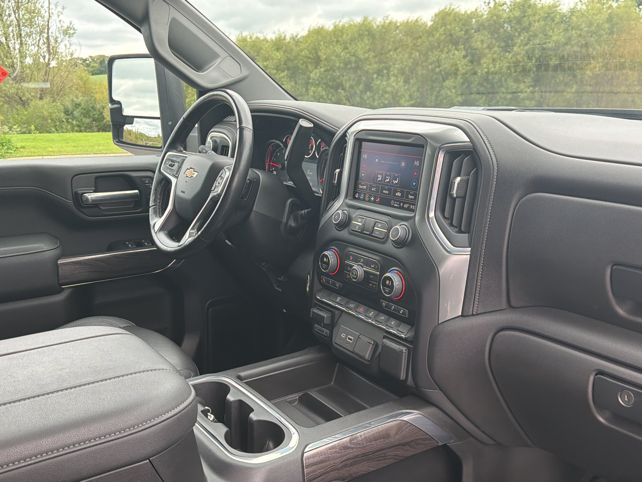 Used 2023 Chevrolet Silverado 2500 LTZ w/ LTZ Convenience Package AWD/4WD image 26