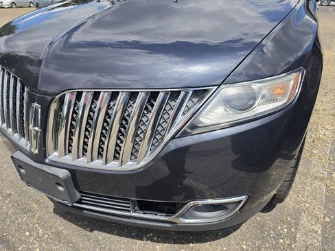 Used 2013 Lincoln MKX AWD image 3