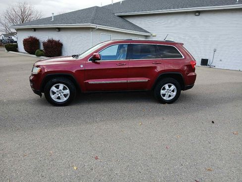 Used 2012 Jeep Grand Cherokee Laredo w/ Laredo E Group image 2