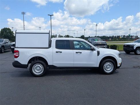 Used 2023 Ford Maverick XL image 2