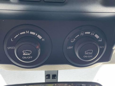 Used 2017 Toyota 4Runner TRD Off-Road AWD/4WD image 29