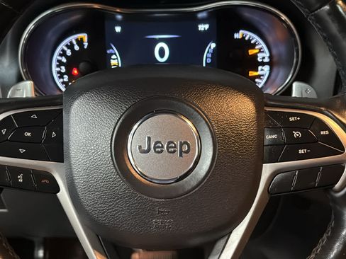 Used 2019 Jeep Grand Cherokee Limited AWD/4WD image 11