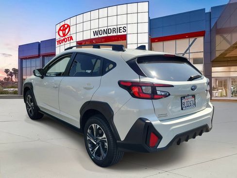 Used 2024 Subaru Crosstrek 2.0i Premium w/ Crosstrek Mirror Package image 3