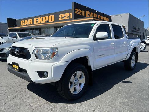 Used 2015 Toyota Tacoma PreRunner image 19