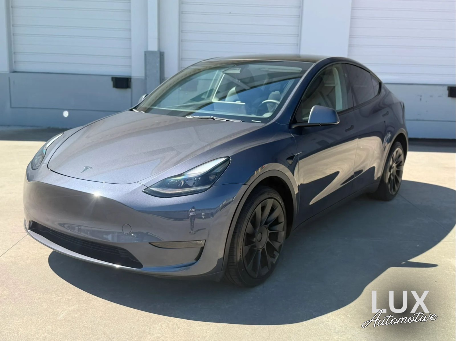 Used 2023 Tesla Model Y Long Range AWD/4WD image 1