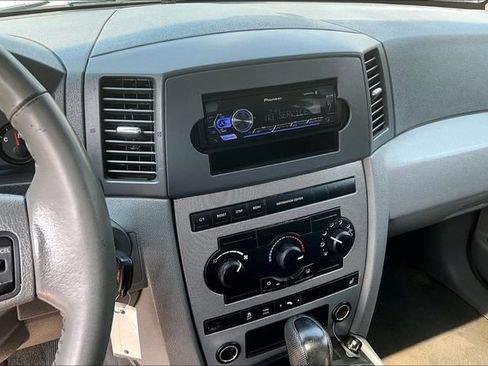 Used 2005 Jeep Grand Cherokee Laredo AWD/4WD image 21
