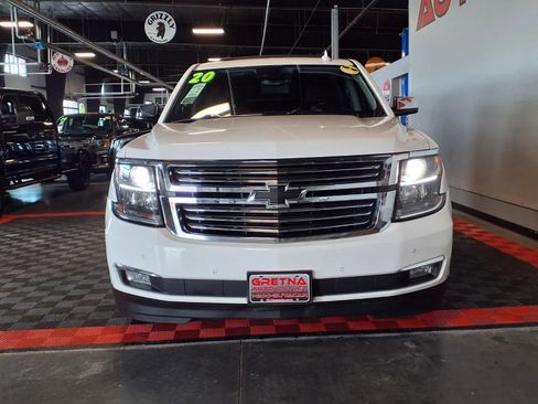 Used 2020 Chevrolet Suburban Premier w/ Premier Plus Edition image 2