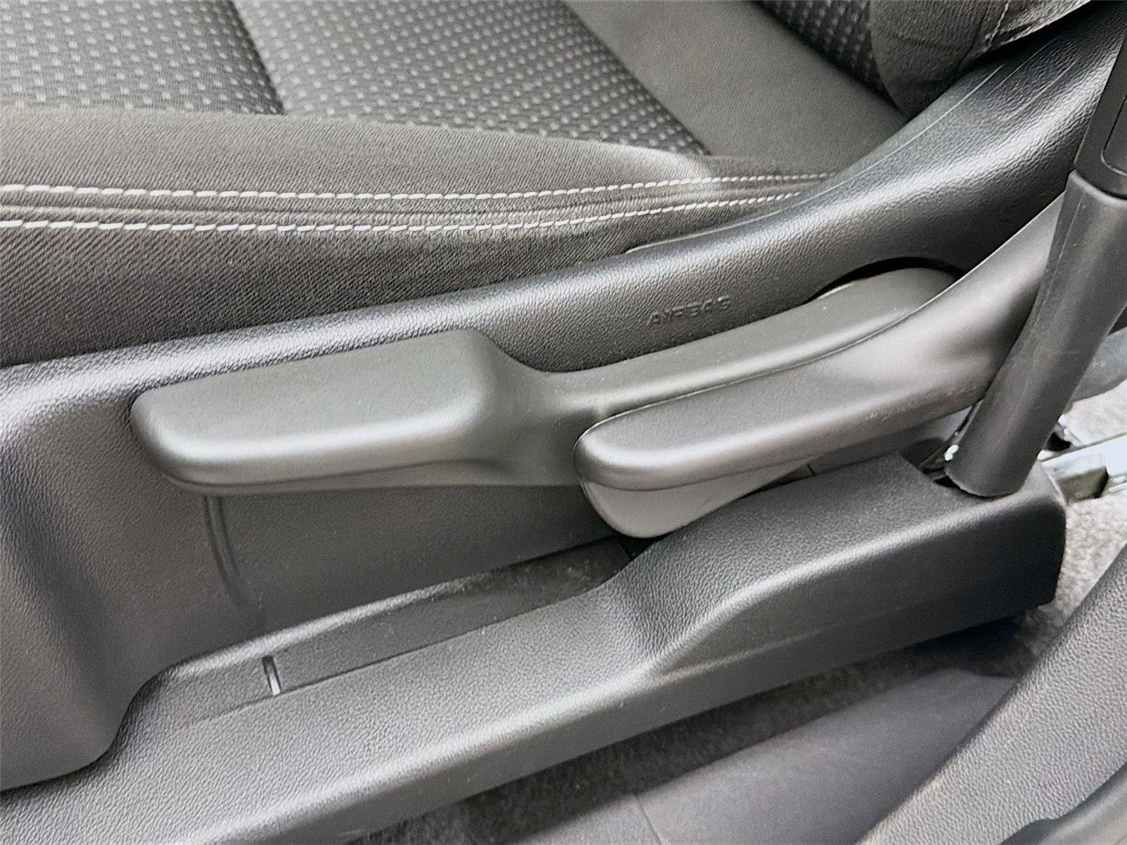 Used 2024 GMC Terrain SLE AWD/4WD image 40