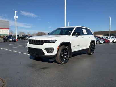 Used 2025 Jeep Grand Cherokee Altitude