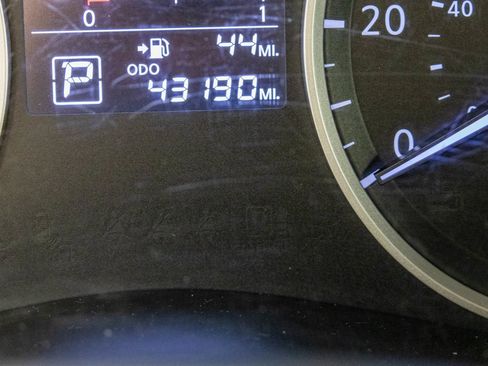 Used 2022 Nissan Kicks S FWD image 33