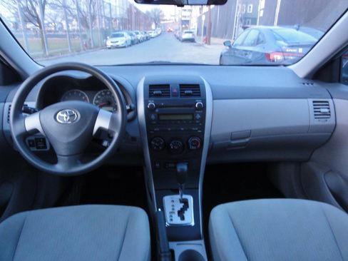 Used 2010 Toyota Corolla LE image 37