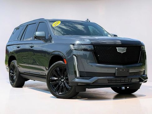 Used 2021 Cadillac Escalade Sport w/ Driver Assist Tech Package AWD/4WD image 2