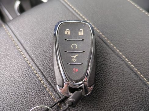 Certified 2023 Chevrolet Traverse LT FWD image 37