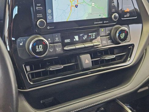 Used 2022 Toyota Highlander XLE image 21