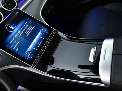 Used 2025 Mercedes-Benz C 300 Sedan image 35