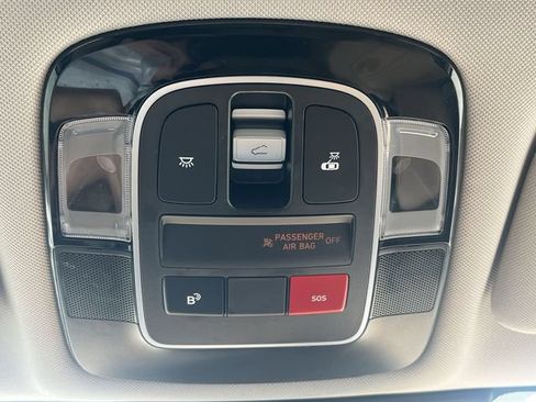 Certified 2025 Hyundai Sonata Limited FWD image 32