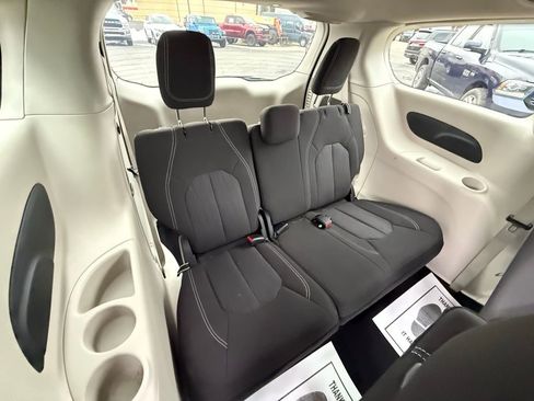 Used 2023 Chrysler Voyager LX FWD image 22