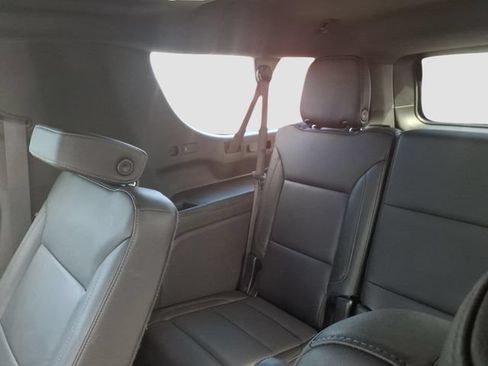 Used 2024 Chevrolet Suburban Z71 w/ Luxury Package AWD/4WD image 10