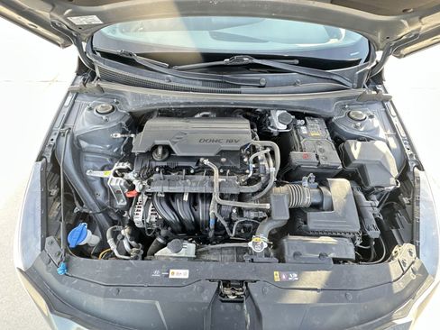 Used 2023 Hyundai Elantra SE image 28