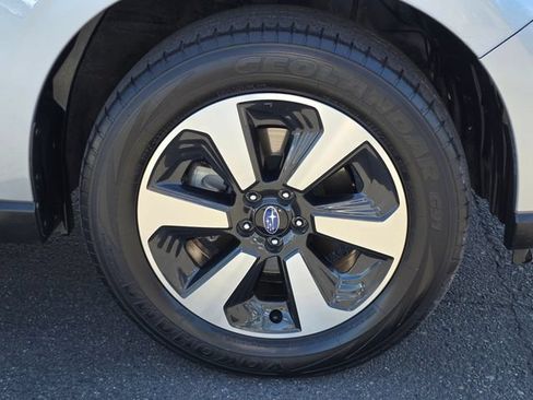Used 2017 Subaru Forester 2.5i Premium AWD/4WD image 11