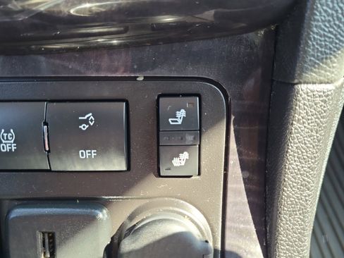 Used 2017 Buick Enclave Leather image 24