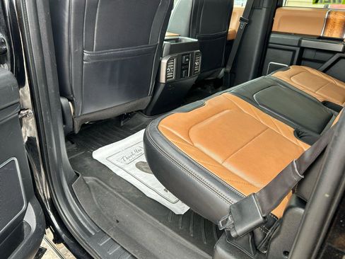 Used 2016 Ford F150 Limited image 9