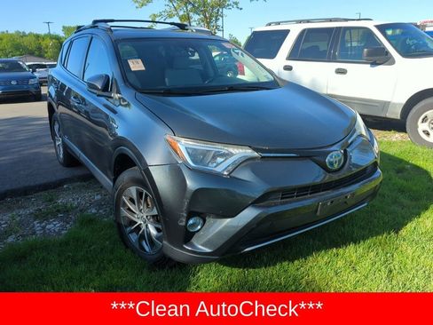 Used 2017 Toyota RAV4 XLE w/ Carpet Mat Package AWD/4WD image 2
