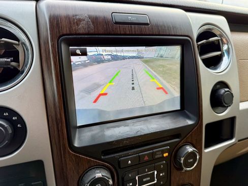 Used 2014 Ford F150 Lariat w/ Lariat Chrome Package image 20