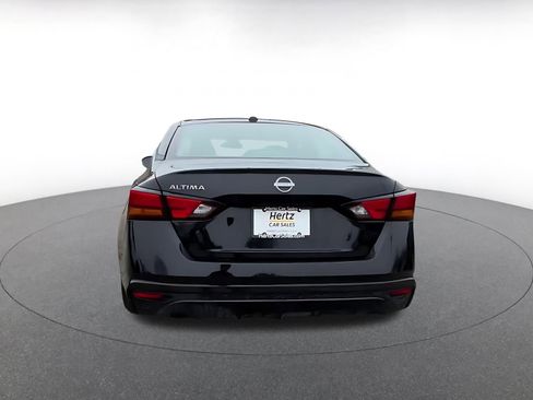 Used 2025 Nissan Altima 2.5 SV image 12