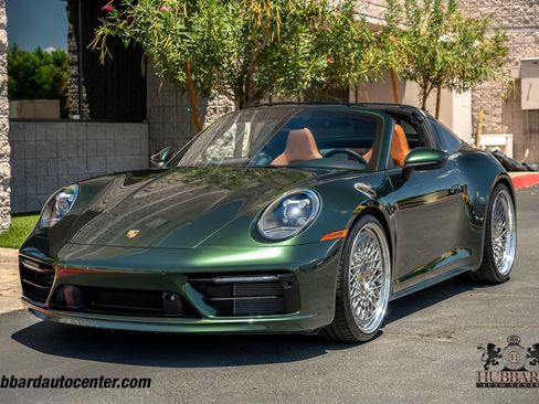 Used 2024 Porsche 911 AWD/4WD image 39