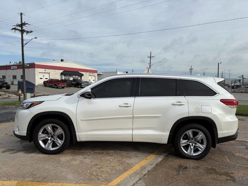 Used 2017 Toyota Highlander AWD V6 image 25