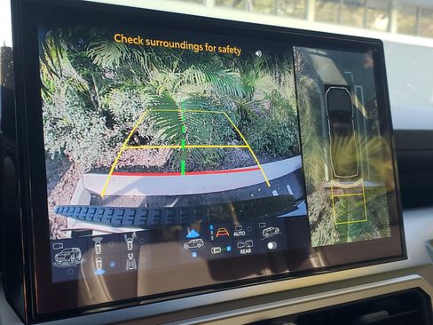 Used 2025 Toyota 4Runner TRD Off-Road Premium image 27