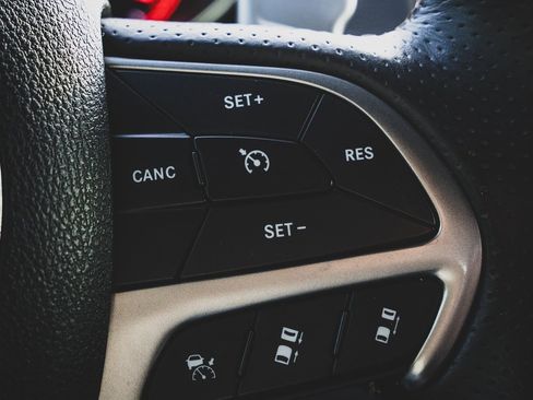 Used 2018 Dodge Durango SRT w/ Technology Group image 16