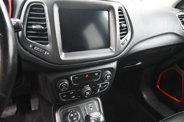 Used 2019 Jeep Compass Trailhawk AWD/4WD image 22