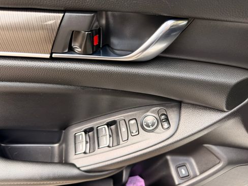 Used 2022 Honda Accord Sport image 12