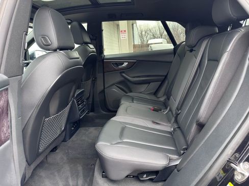 Used 2019 Audi Q8 Premium w/ Convenience Package image 33