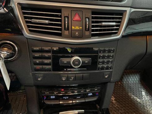 Used 2010 Mercedes-Benz E 350 4MATIC Sedan image 35
