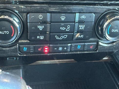 Used 2018 Ford F150 Lariat image 22