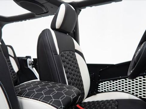 Used 2023 Jeep Wrangler Unlimited image 17