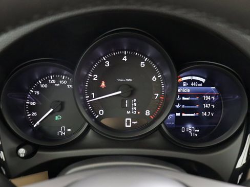 Used 2025 Porsche Macan image 24