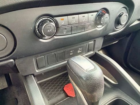Used 2022 Nissan Frontier SV RWD image 29