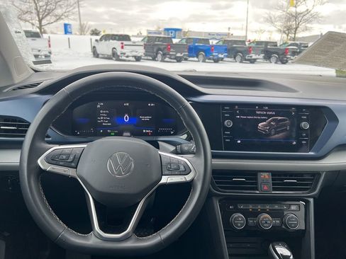 Used 2024 Volkswagen Taos SE image 23
