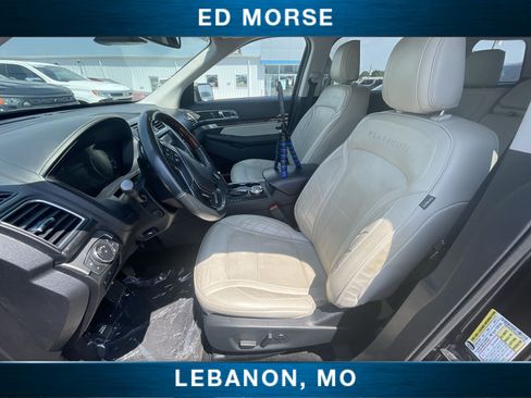 Used 2019 Ford Explorer Platinum AWD/4WD image 18
