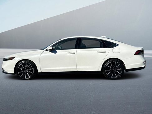 Used 2023 Honda Accord Touring image 7