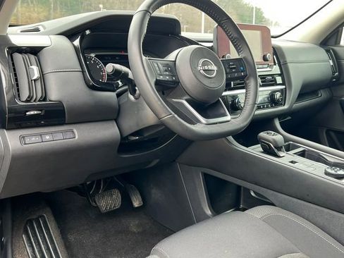 Used 2024 Nissan Pathfinder SV AWD/4WD image 17